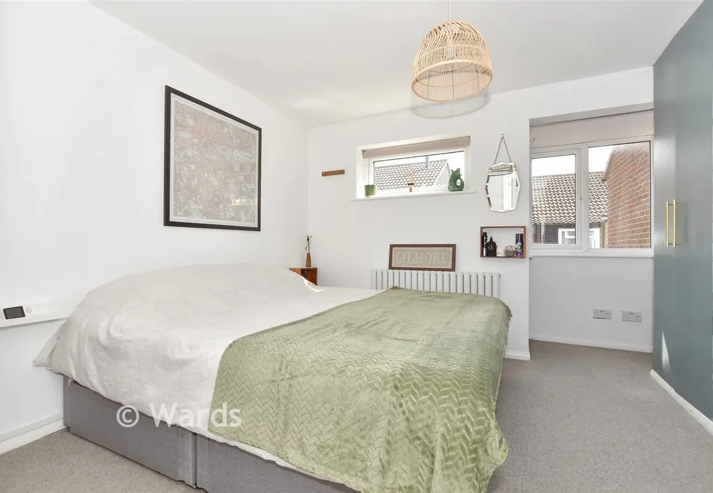 Bedroom 1 - The Cloisters, Ramsgate, Kent - Wards of Kent