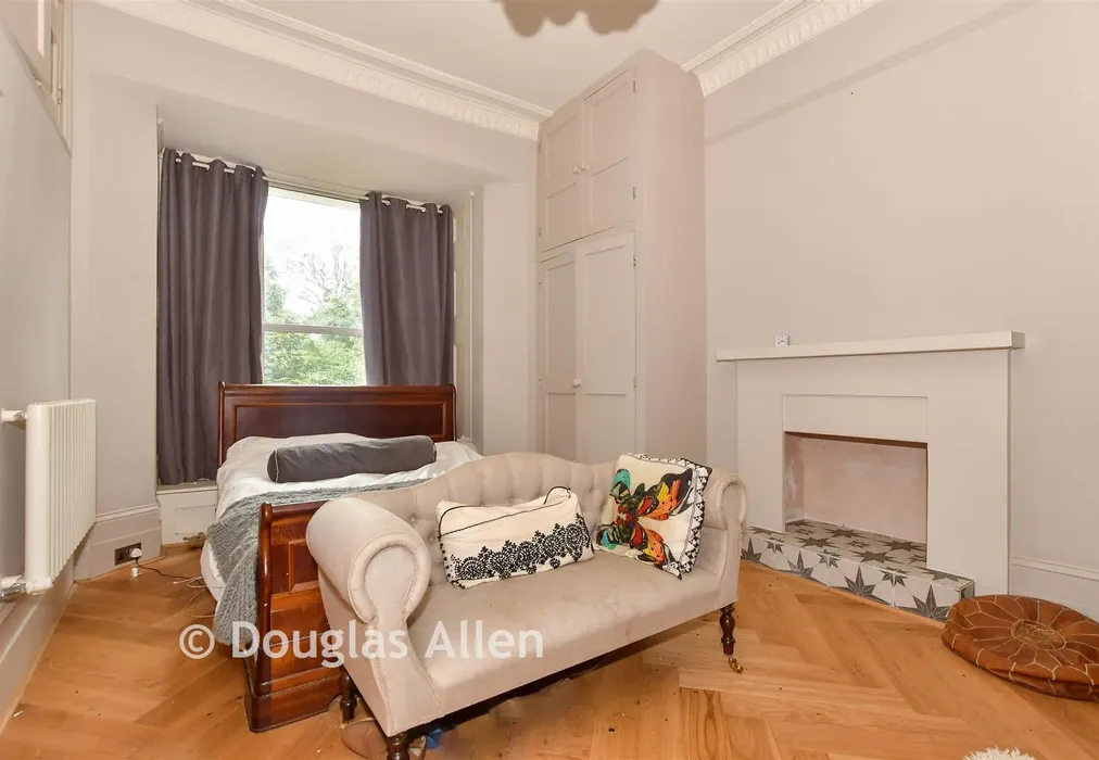 Bedroom - High Road, Buckhurst Hill, Essex - Wards of Kent