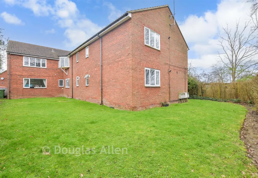 Communal Gardens - Haslemere Road, Wickford, Essex - Wards of Kent