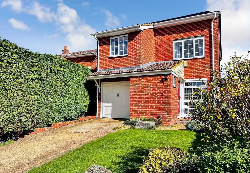 Front. - Willow Way, Ashington, West Sussex - Wards of Kent