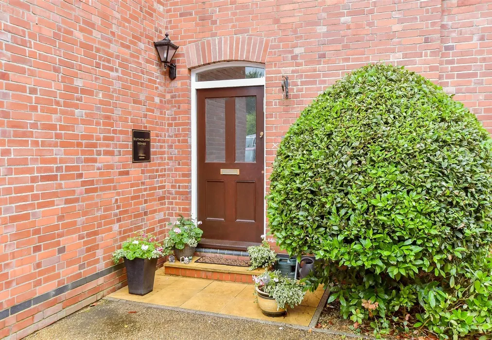 External Feature - Rosebury Square, Woodford Green, Essex - Wards of Kent