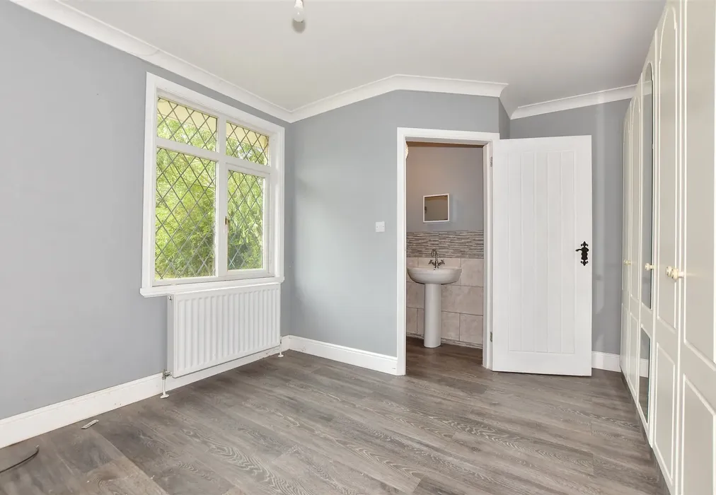 Bedroom 1 - Hythe Road, Dymchurch, Romney Marsh, Kent - Wards of Kent