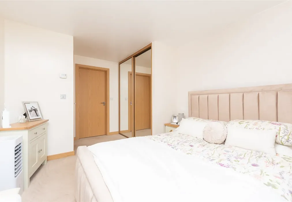 Bedroom 1 - Creek Mill Way, Dartford, Kent - Wards of Kent