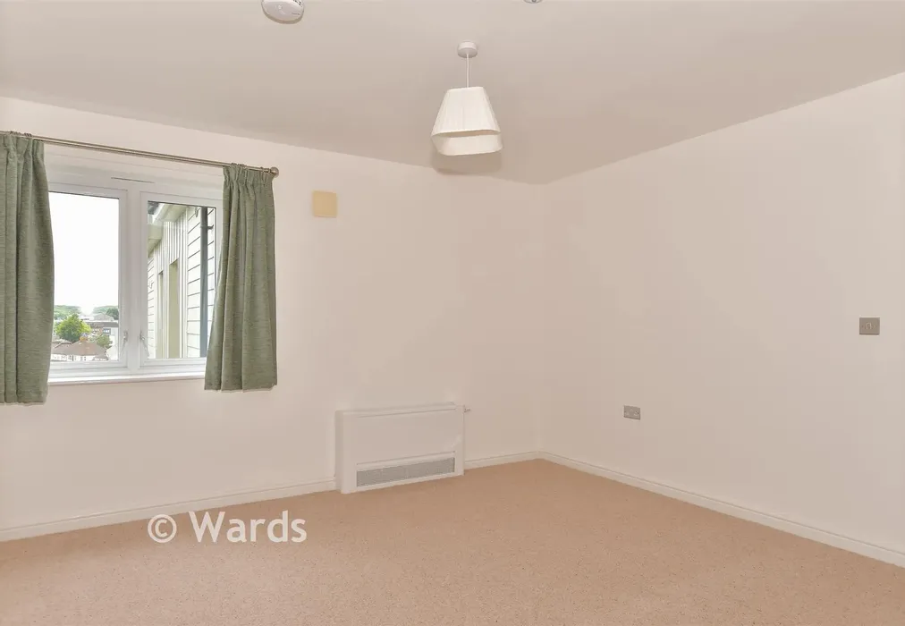 Bedroom 1 - Pilots View, Chatham, Kent - Wards of Kent