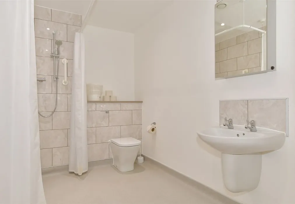 Wet Room - Pilots View, Chatham, Kent - Wards of Kent