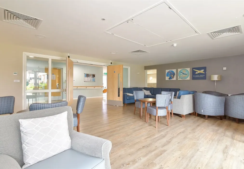 Internal Lifestyle Photograph - Pilots View, Chatham, Kent - Wards of Kent