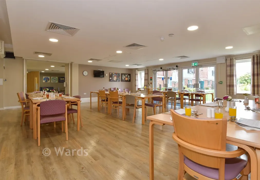 Internal Lifestyle Photograph - Pilots View, Chatham, Kent - Wards of Kent