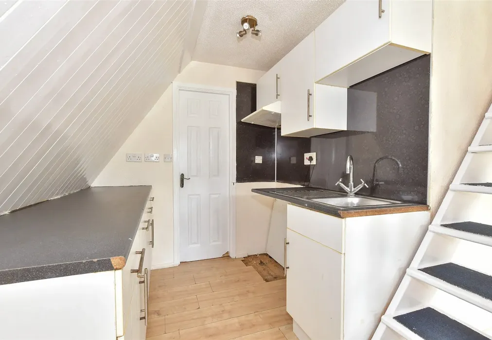 Kitchen - Upper Street, Kingsdown, Deal, Kent - Wards of Kent