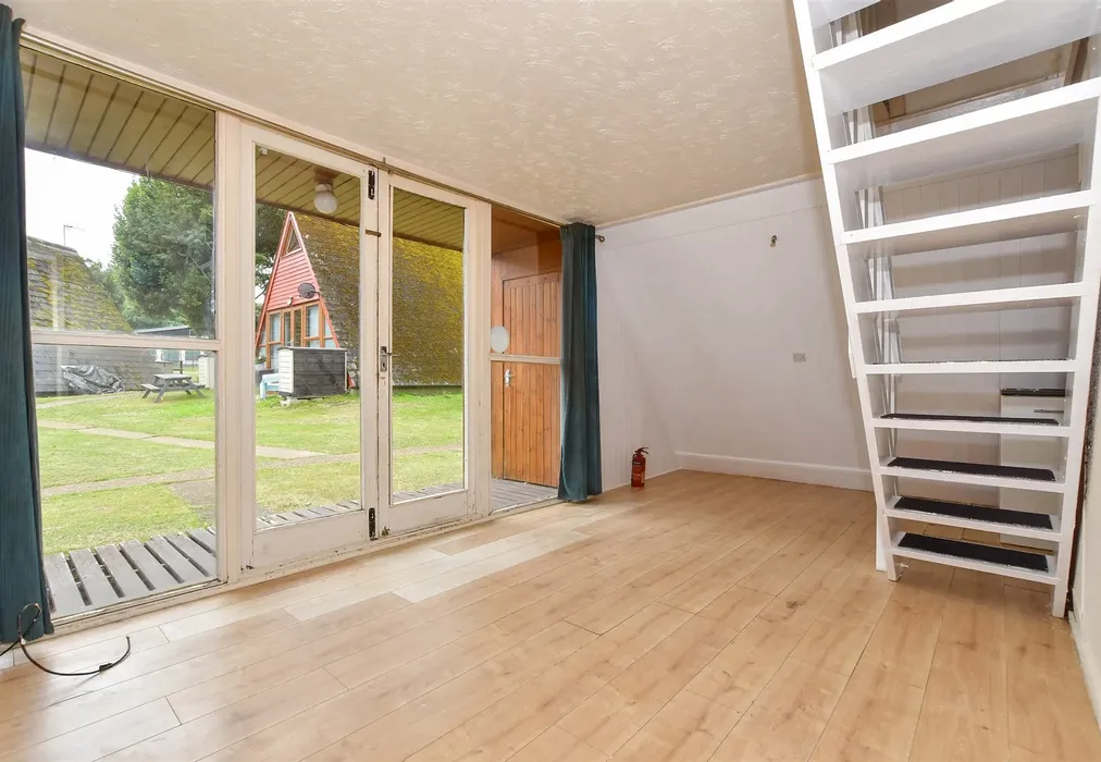 Lounge/Diner - Upper Street, Kingsdown, Deal, Kent - Wards of Kent