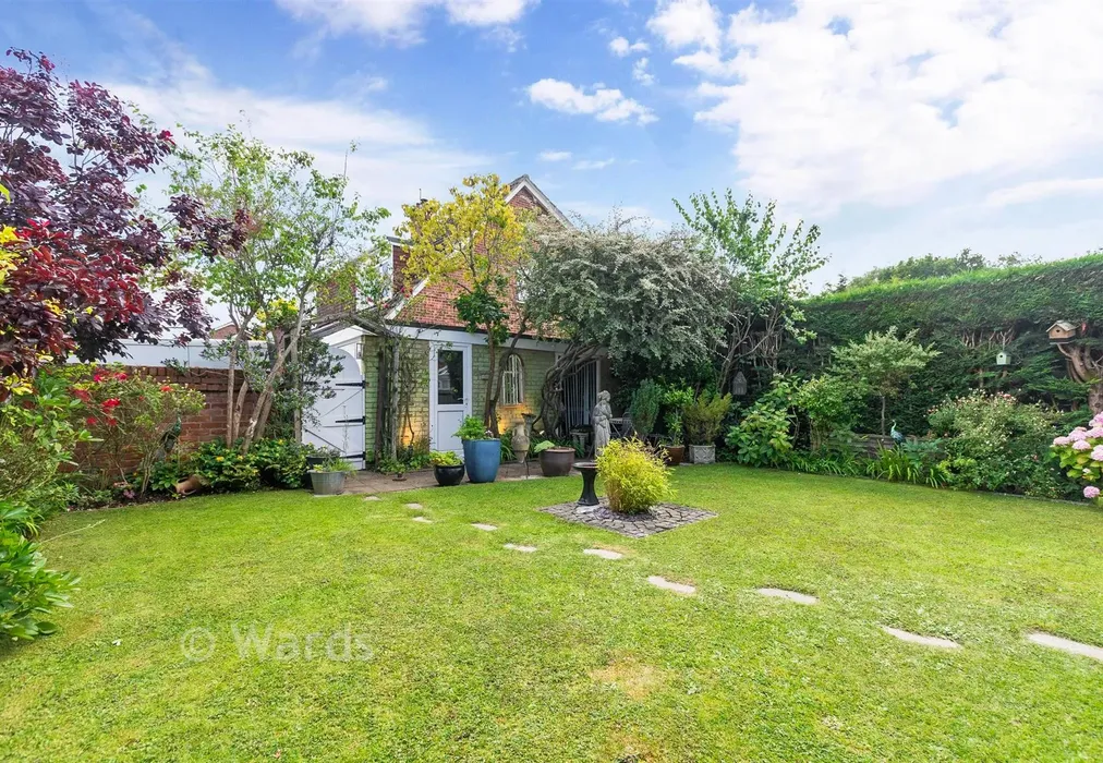 Rear Garden - Ash Tree Drive, West Kingsdown, Sevenoaks, Kent - Wards of Kent