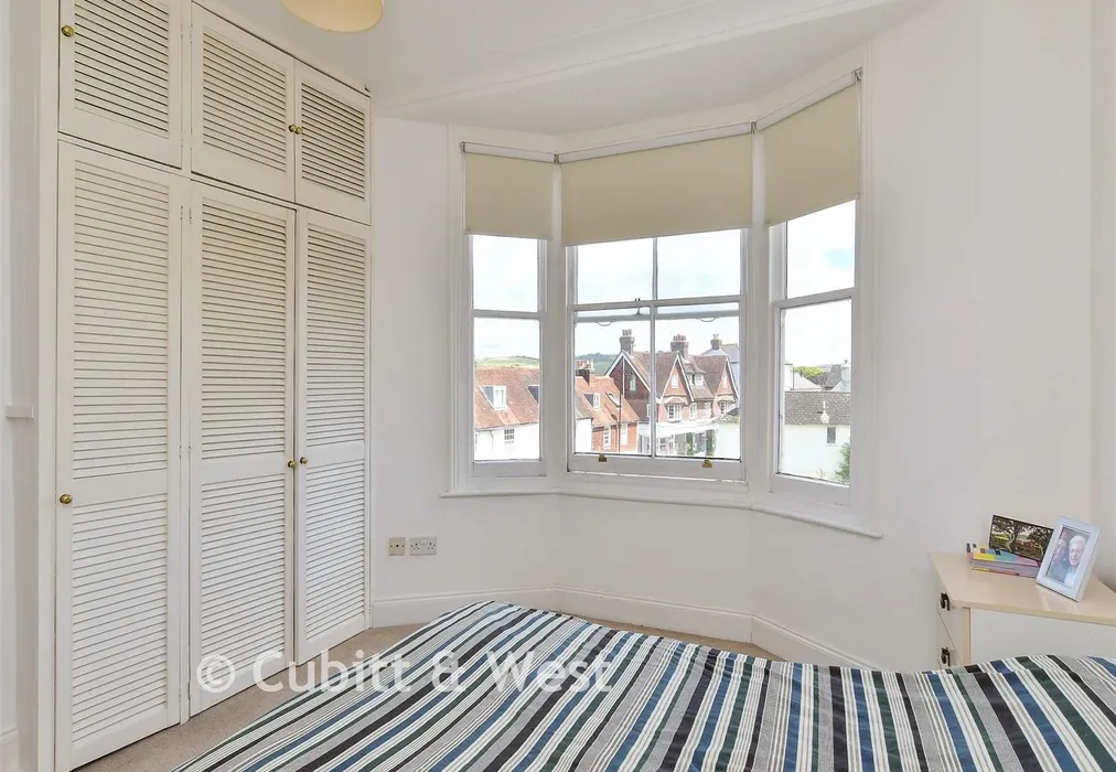 Bedroom - Western Road, Lewes, East Sussex - Wards of Kent