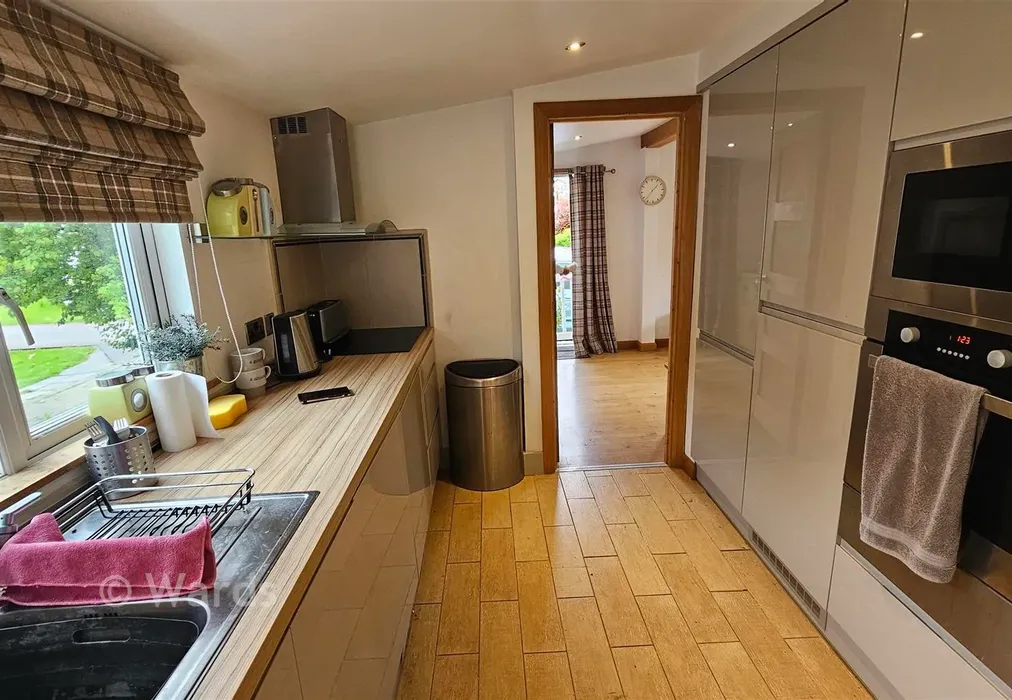 Kitchen - East Hill Road, Knatts Valley, Sevenoaks, Kent - Wards of Kent