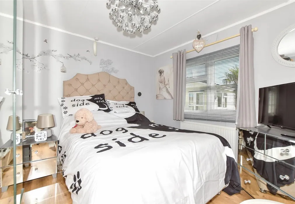 Bedroom - New Dover Road, Capel Le Ferne, Folkestone, Kent - Wards of Kent