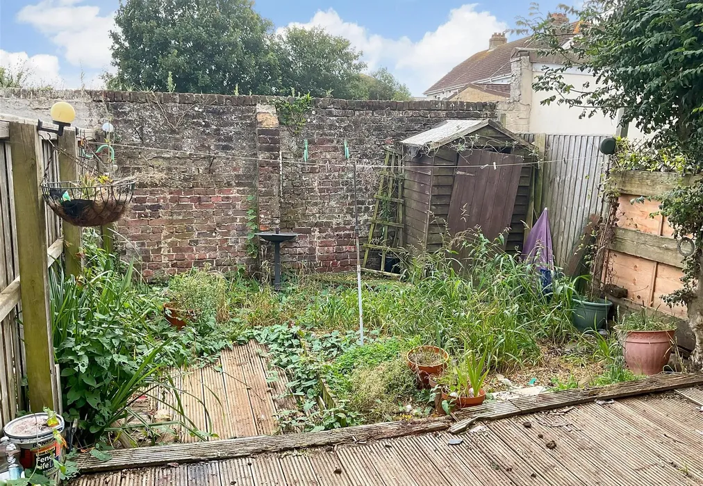 Rear Garden - Avenue Nurseries, Sandown, Isle of Wight - Wards of Kent