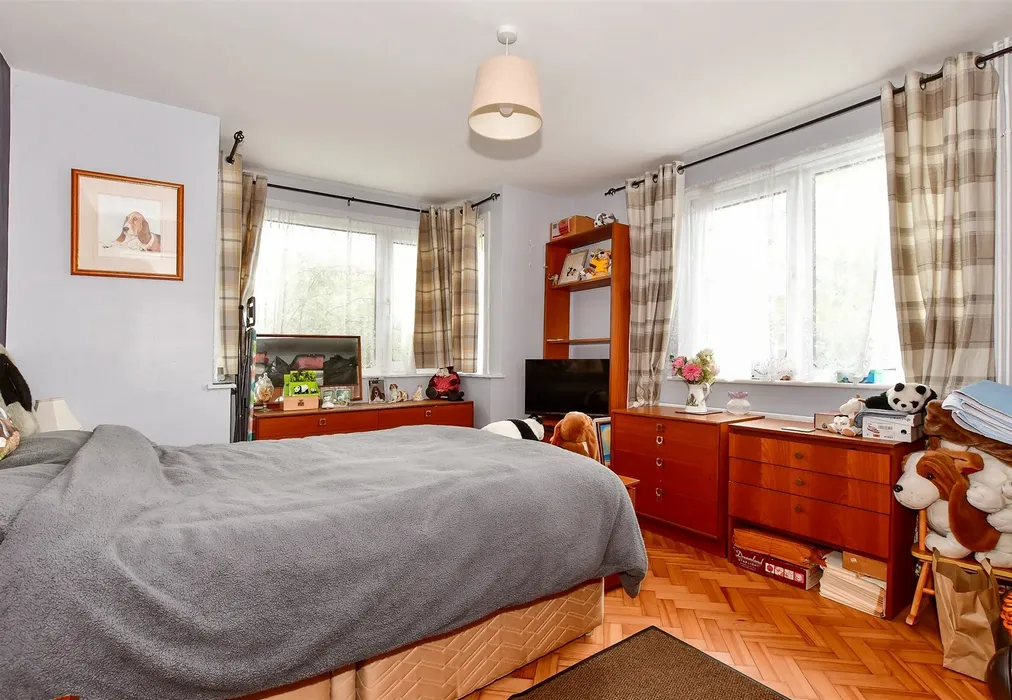 Bedroom 1 - Sandown Drive, Herne Bay, Kent - Wards of Kent