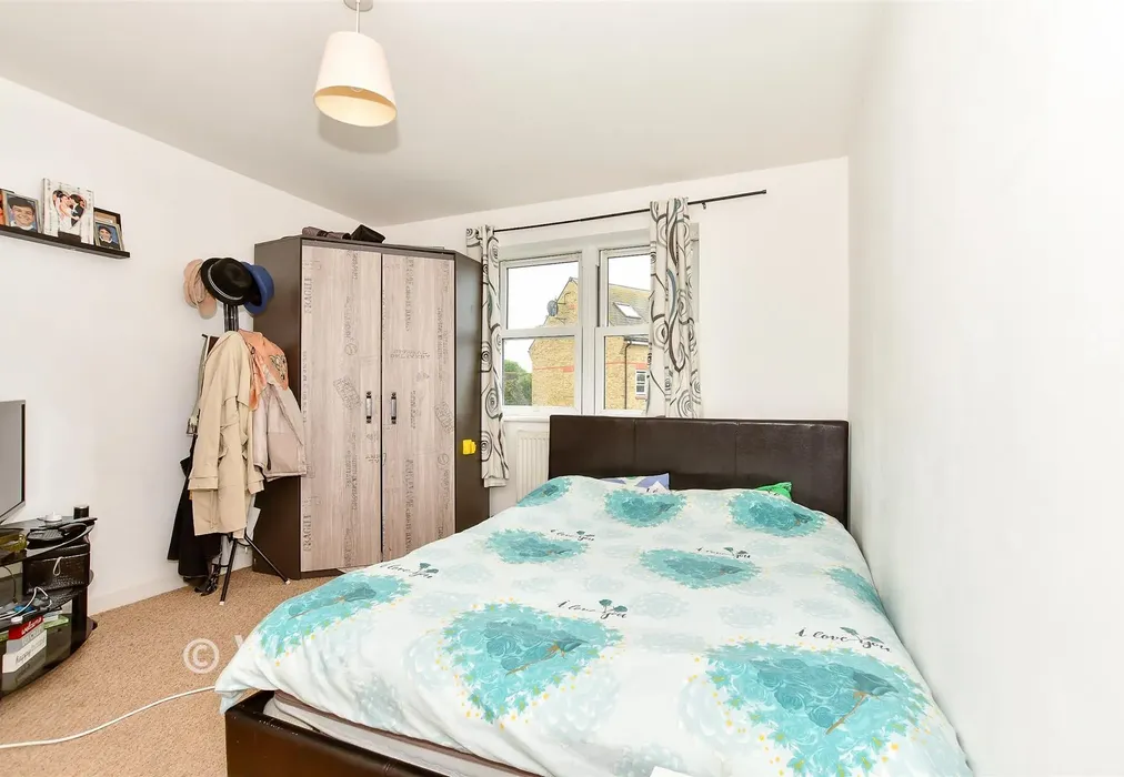 Bedroom 1 - Park Road, Herne Bay, Kent - Wards of Kent