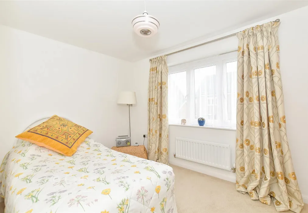 Bedroom 3 - Barley Lane, Yapton, Arundel, West Sussex - Wards of Kent