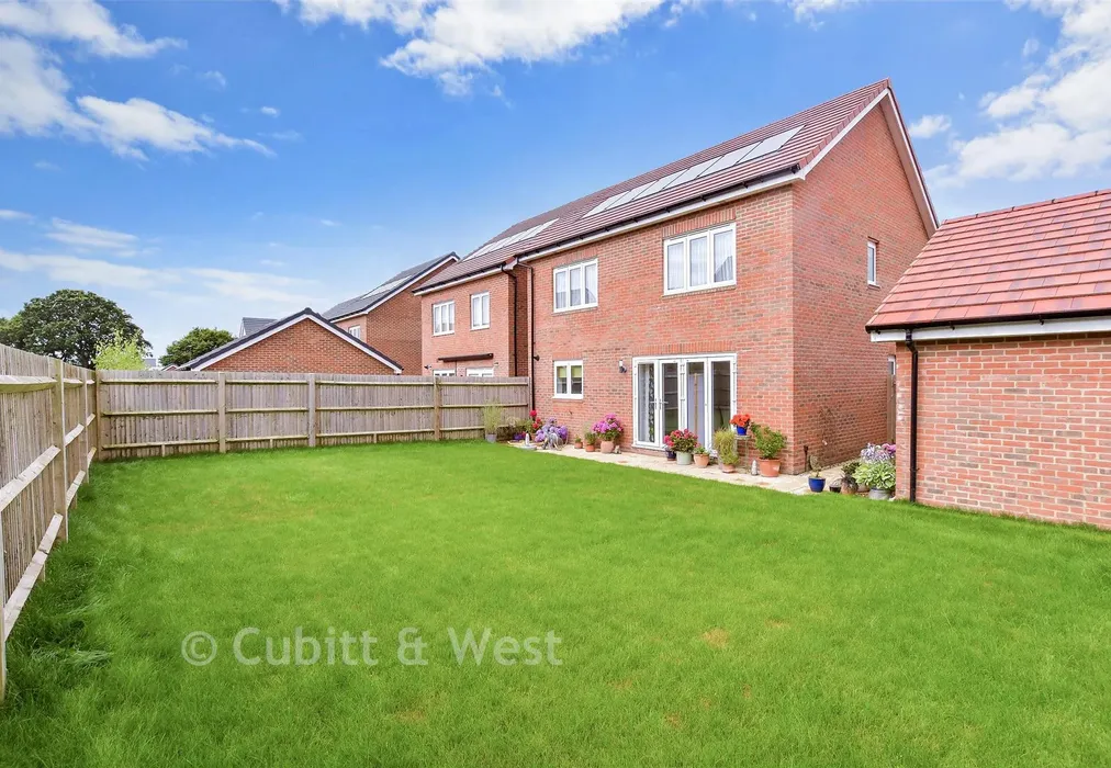 Rear Garden - Barley Lane, Yapton, Arundel, West Sussex - Wards of Kent