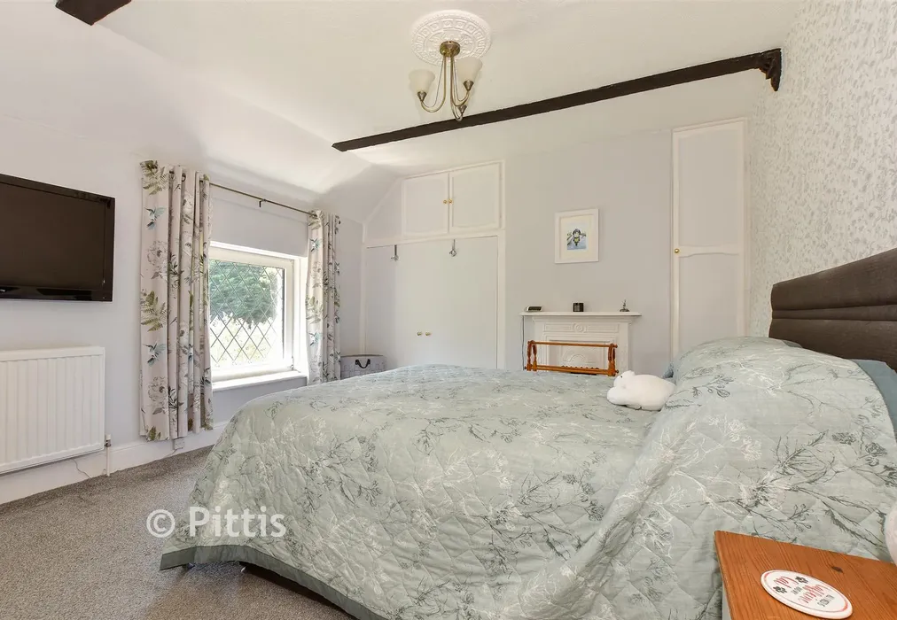 Bedroom 1 - Branstone, Sandown, Isle of Wight - Wards of Kent
