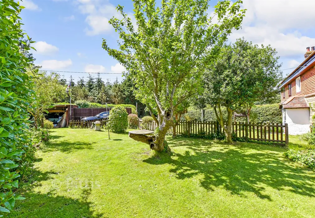 Rear Garden - Branstone, Sandown, Isle of Wight - Wards of Kent