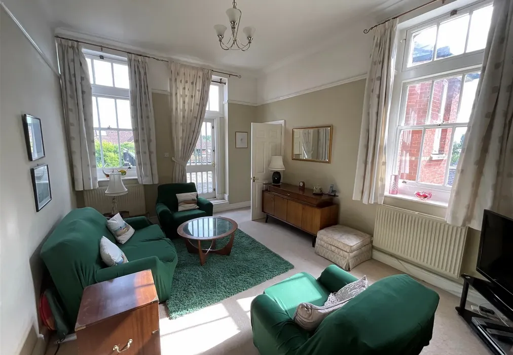 Lounge - Oak Tree Way, Horsham, West Sussex - Wards of Kent