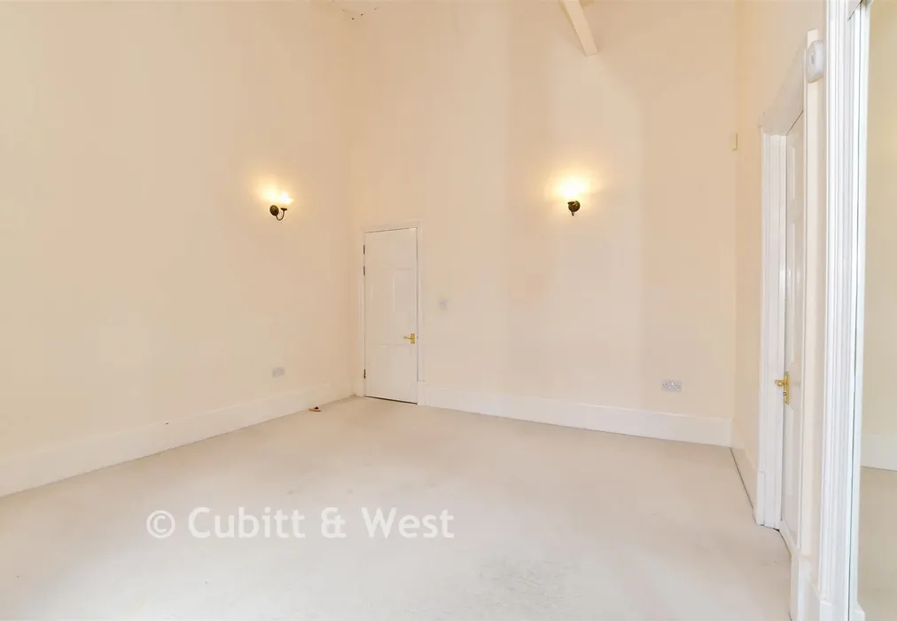 Bedroom 1 - Royal Earlswood Park, Redhill, Surrey - Wards of Kent