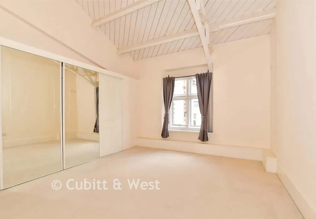Bedroom 2 - Royal Earlswood Park, Redhill, Surrey - Wards of Kent