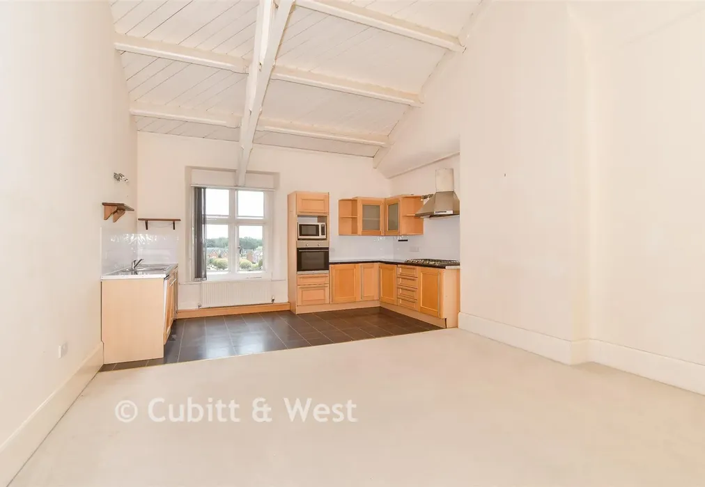 Lounge/Dining Area - Royal Earlswood Park, Redhill, Surrey - Wards of Kent