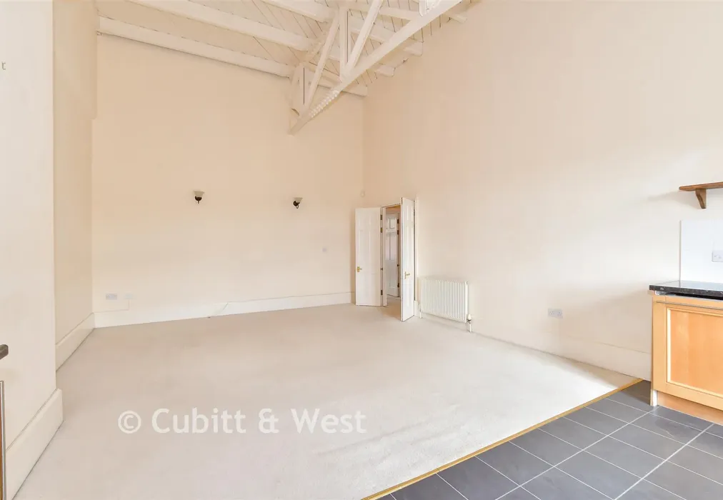 Lounge/Dining Area - Royal Earlswood Park, Redhill, Surrey - Wards of Kent