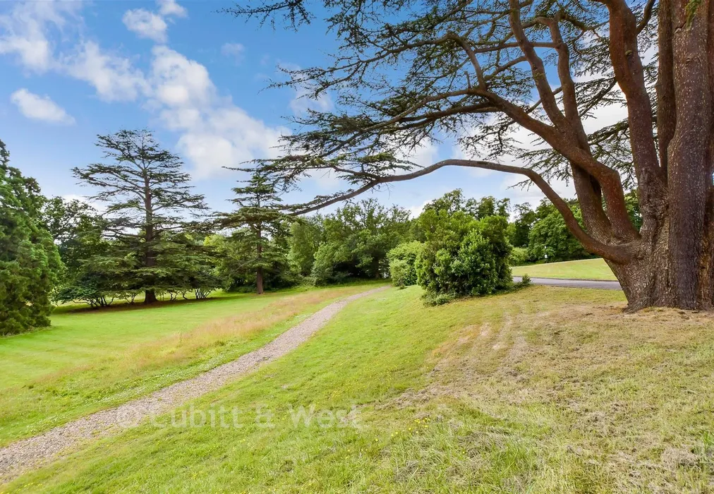 Surrounding Area - Royal Earlswood Park, Redhill, Surrey - Wards of Kent