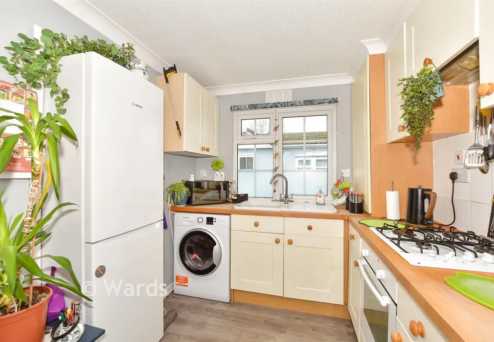 Kitchen/ Diner - Burmarsh Road, Hythe, Kent - Wards of Kent