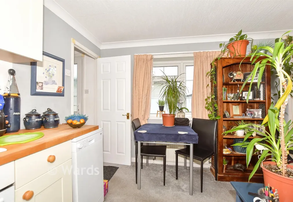 Kitchen/ Diner - Burmarsh Road, Hythe, Kent - Wards of Kent