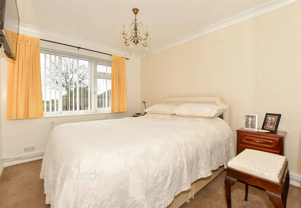 Bedroom 1 - Dymchurch Road, Hythe, Kent - Wards of Kent