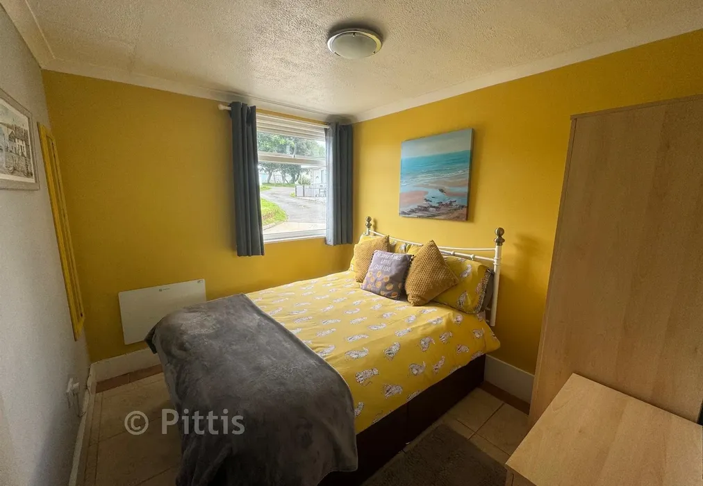 Bedroom 1 - Yaverland Road, Sandown, Isle of Wight - Wards of Kent