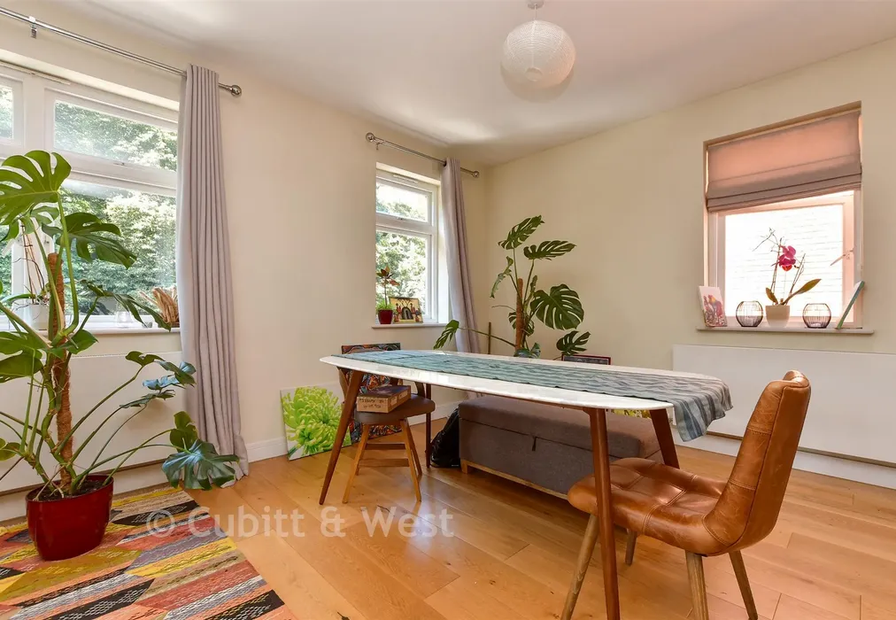 Living Area - Bell Street, Reigate, Surrey - Wards of Kent