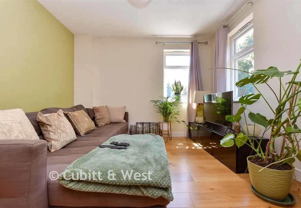 Living Area - Bell Street, Reigate, Surrey - Wards of Kent