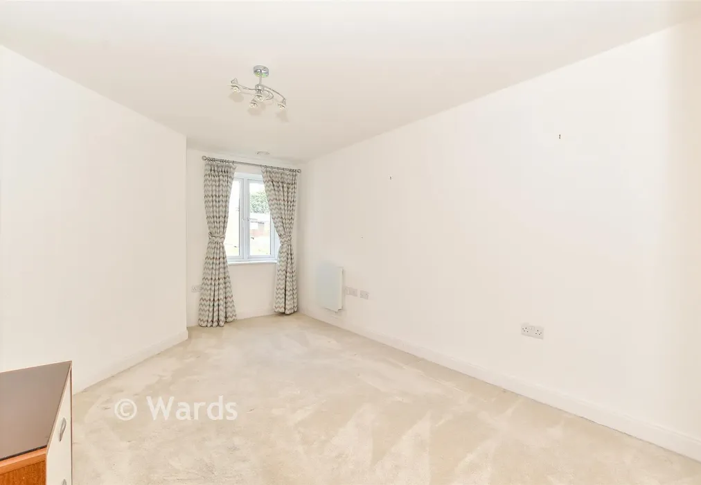 Bedroom 2 - Smallhythe Road, Tenterden, Kent - Wards of Kent