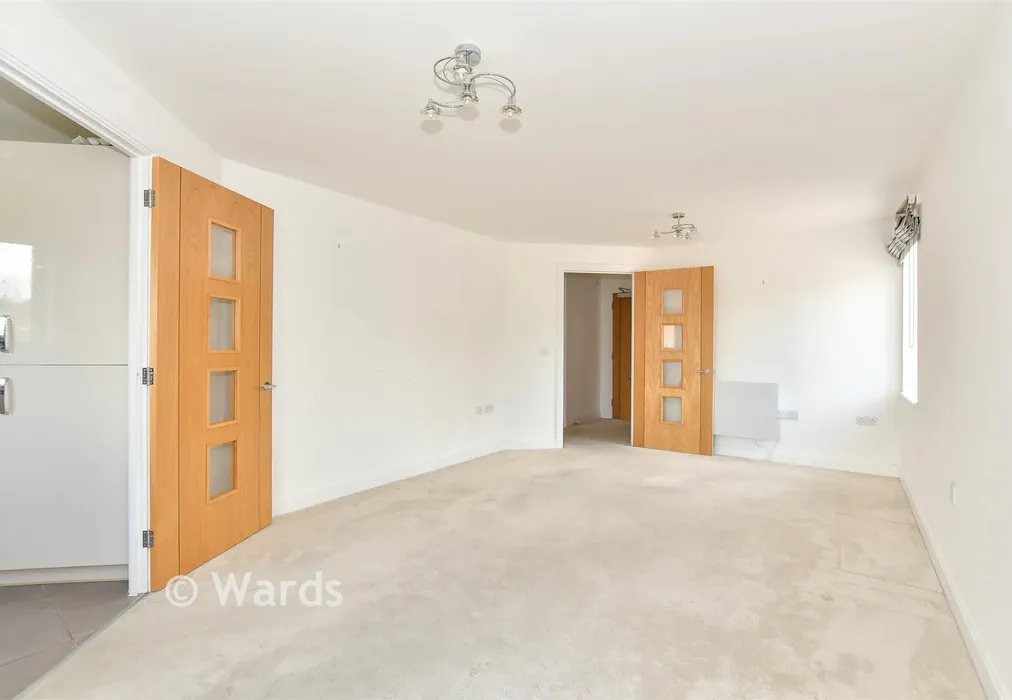 Lounge/ Diner - Smallhythe Road, Tenterden, Kent - Wards of Kent