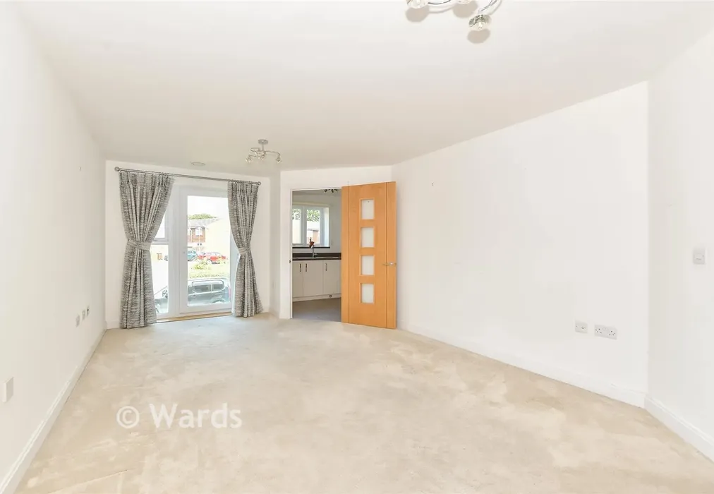 Lounge/ Diner - Smallhythe Road, Tenterden, Kent - Wards of Kent
