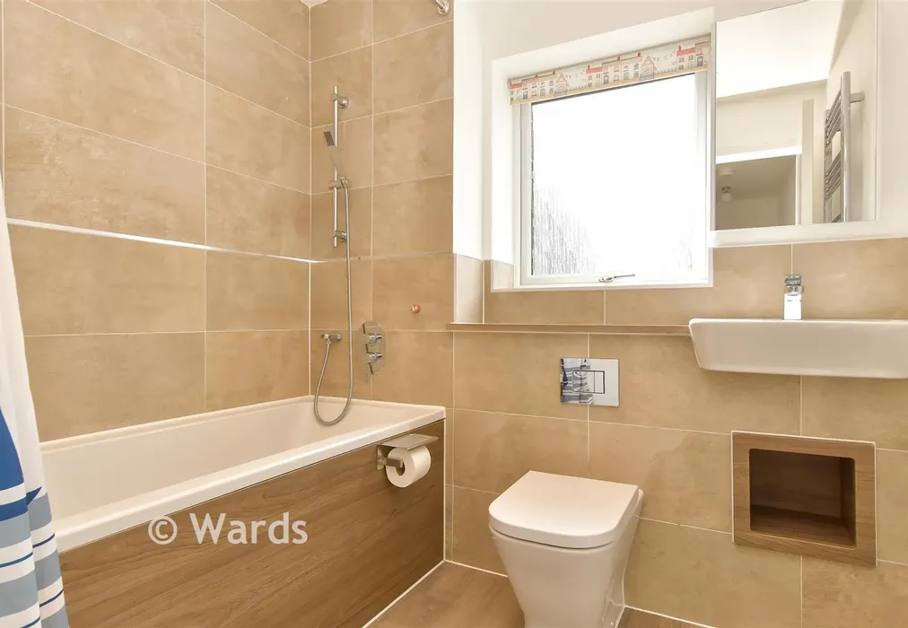 Bathroom - Tigris Crescent, Chatham, Kent - Wards of Kent