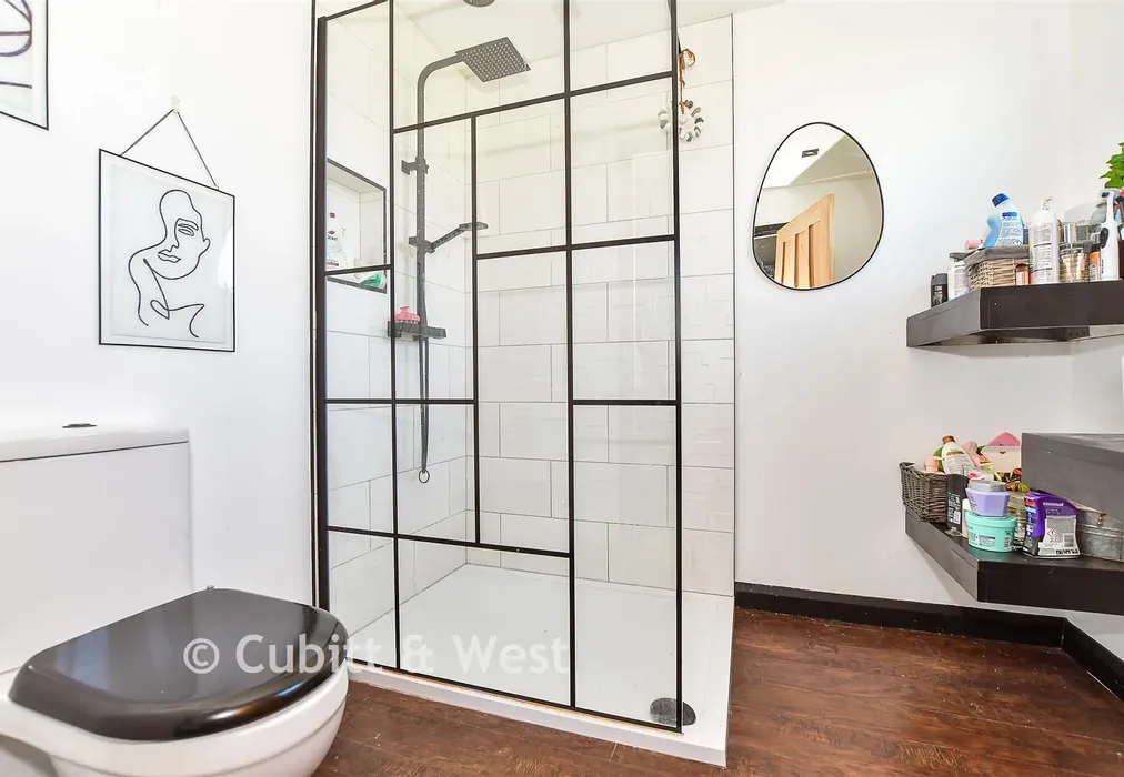 En-Suite Shower Room - Blackness Road, Crowborough, East Sussex - Wards of Kent