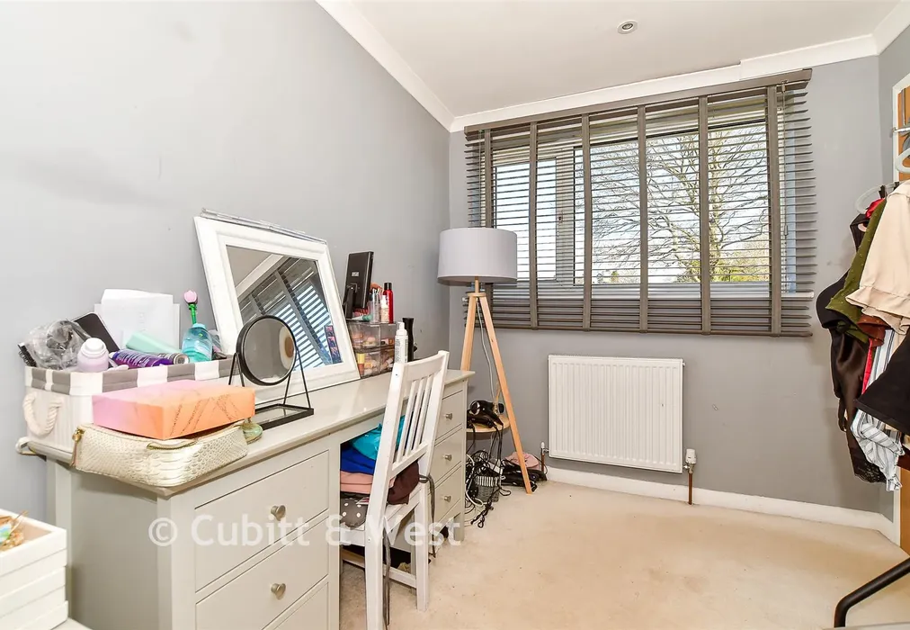 Dressing Room - Blackness Road, Crowborough, East Sussex - Wards of Kent