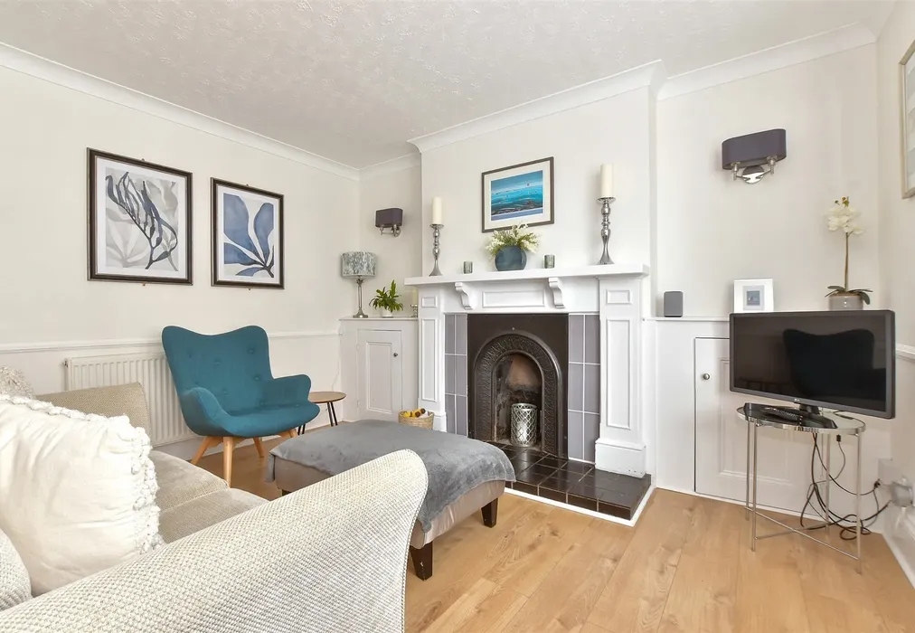 Kitchen/ Living Room - Buckingham Road, Ryde, Isle of Wight - Wards of Kent