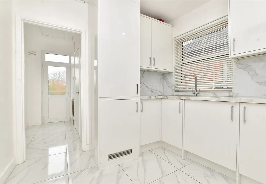 Kitchen - Princess Road, Croydon, Surrey - Wards of Kent