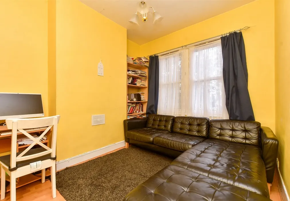 Living Room - Princess Road, Croydon, Surrey - Wards of Kent