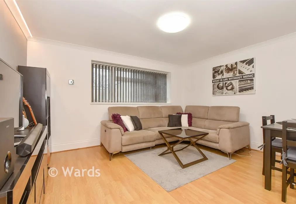 Lounge - Hamble Road, Tonbridge, Kent - Wards of Kent