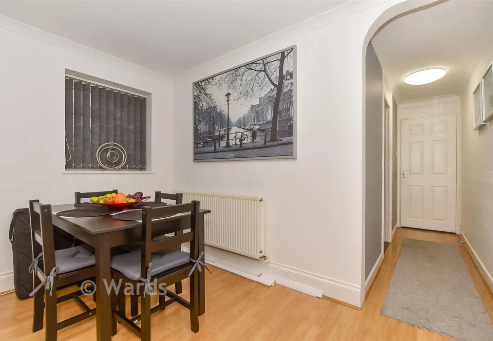 Lounge - Hamble Road, Tonbridge, Kent - Wards of Kent