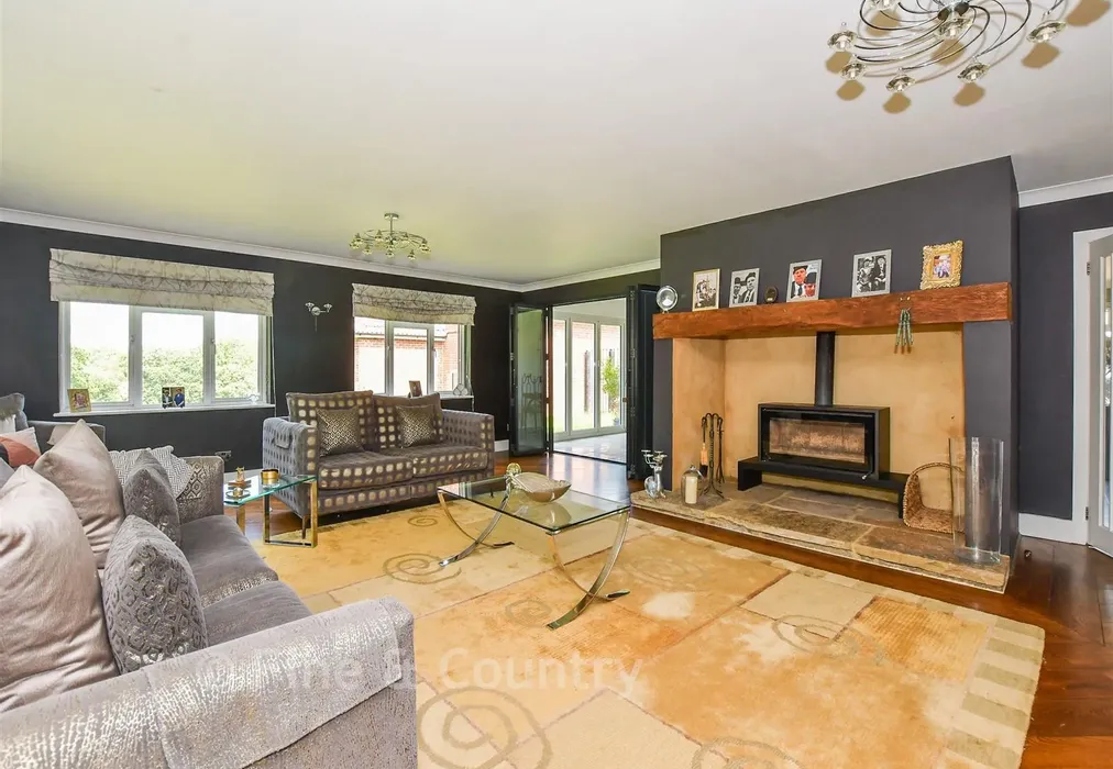 Living Room - Panel Lane, Pett, Hastings, East Sussex - Wards of Kent