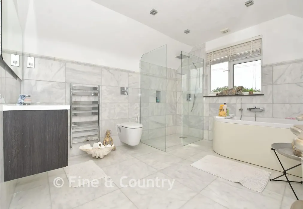 Bathroom - Panel Lane, Pett, Hastings, East Sussex - Wards of Kent