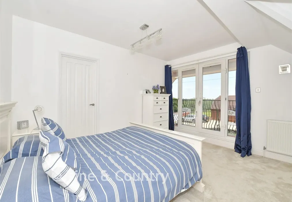 Bedroom 1 - Panel Lane, Pett, Hastings, East Sussex - Wards of Kent